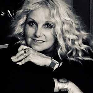 Meet your Posher, Julie